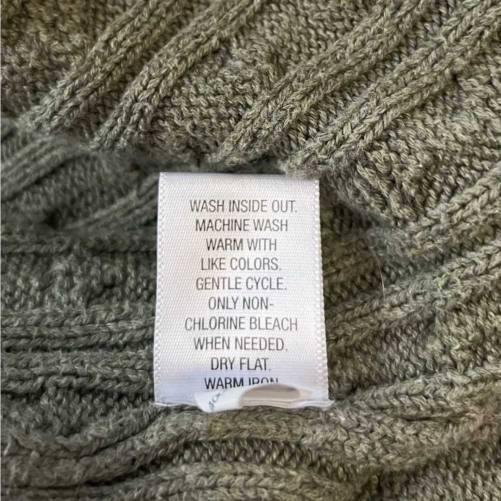 🍃 Cozy Cable Knit Sweater – Sage Green, Size M 🍃 - Picture 10 of 10